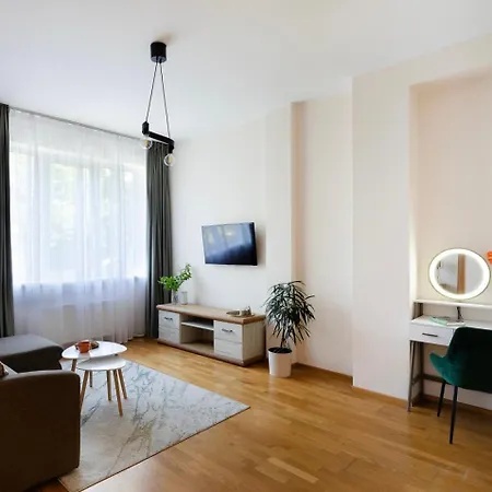 One Bedroom Sunny Tallinn Street With Parking Appartement
