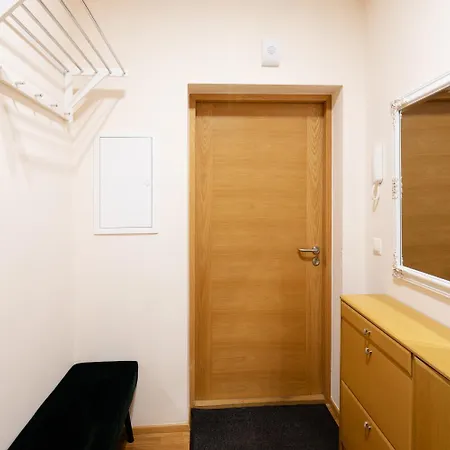Appartement One Bedroom Sunny Tallinn Street With Parking *