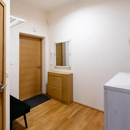 Appartement One Bedroom Sunny Tallinn Street With Parking *