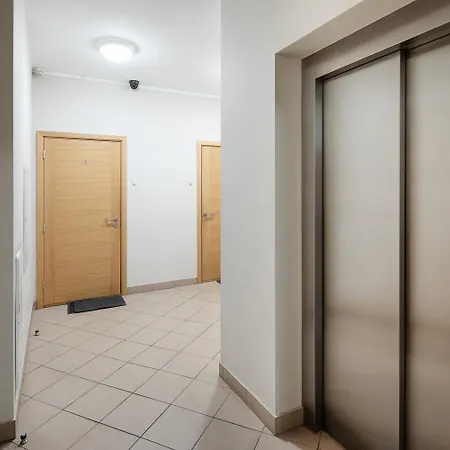 One Bedroom Sunny Tallinn Street With Parking Riga